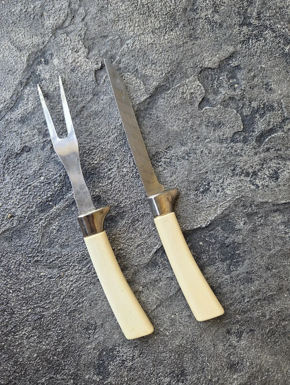 Cornflower Blue Floral Accent Carving Fork And Knife Lifetime Cutlery Sheffield